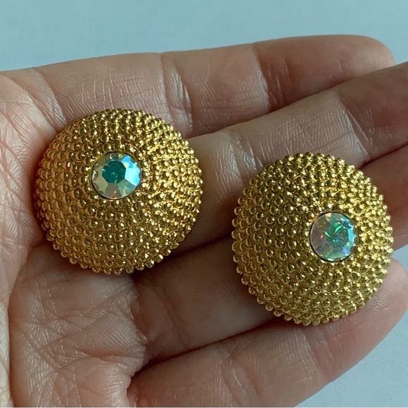 Signed Avon earrings featuring ab rhinestones - Picture 4 of 6